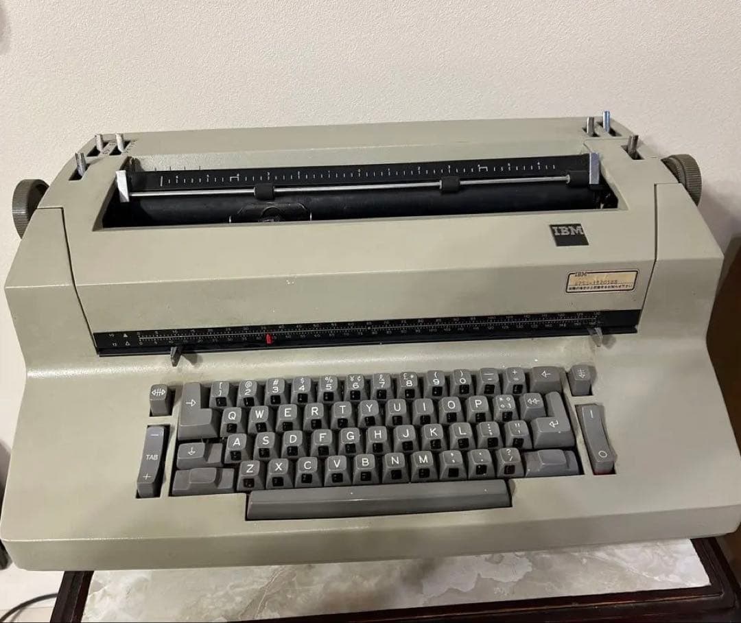 IBM Selectric II タイプライター