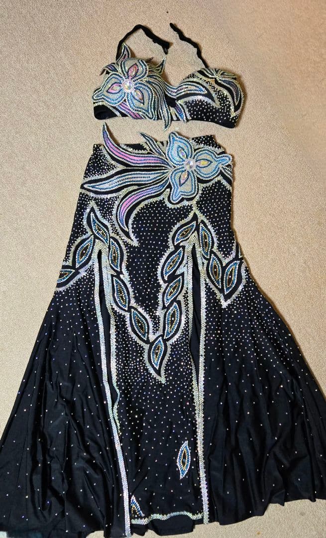 ベリーダンス衣装 花模様 黒