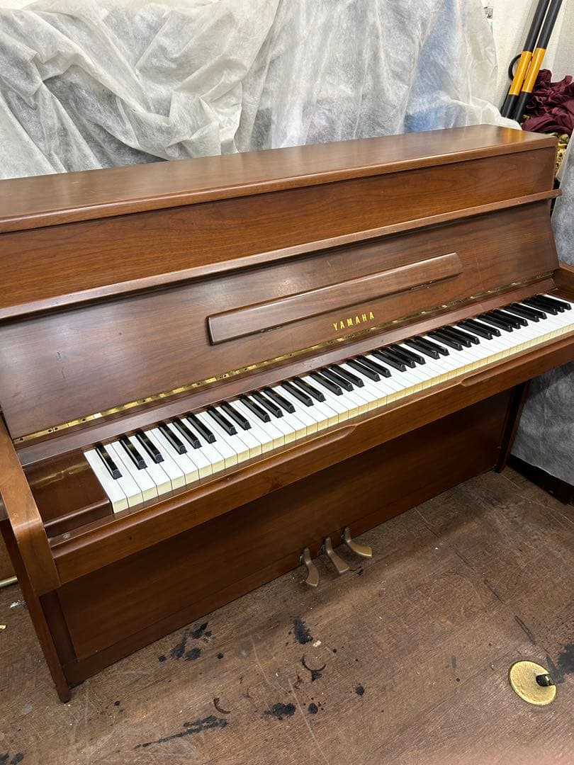 超価格、ヤマハM1、木目調半艶仕様、人気のコンパクトタイプ、お買い得1台限り！