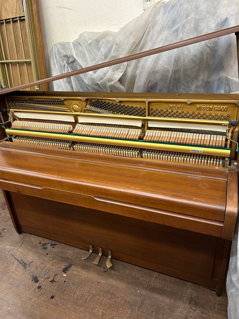 超価格、ヤマハM1、木目調半艶仕様、人気のコンパクトタイプ、お買い得1台限り！