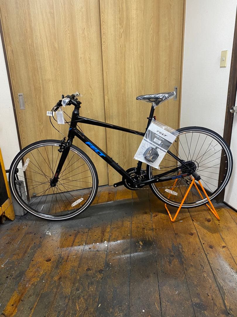 新車　クロスバイク　FELT VERZA SPEED　700C　24段変速