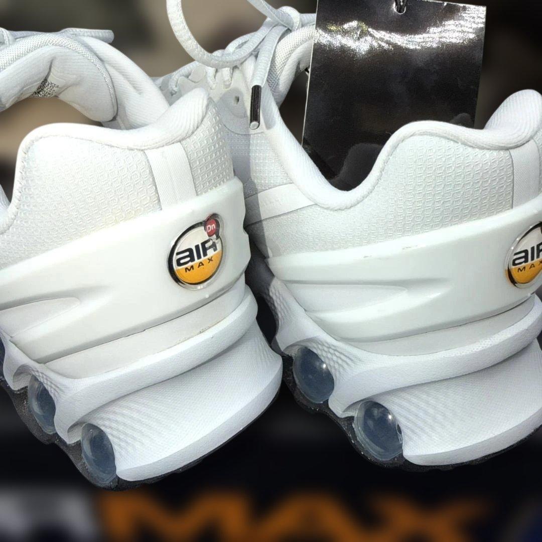 Nike　ナイキ エア マックス Dn8 レザー　２６ｃｍ