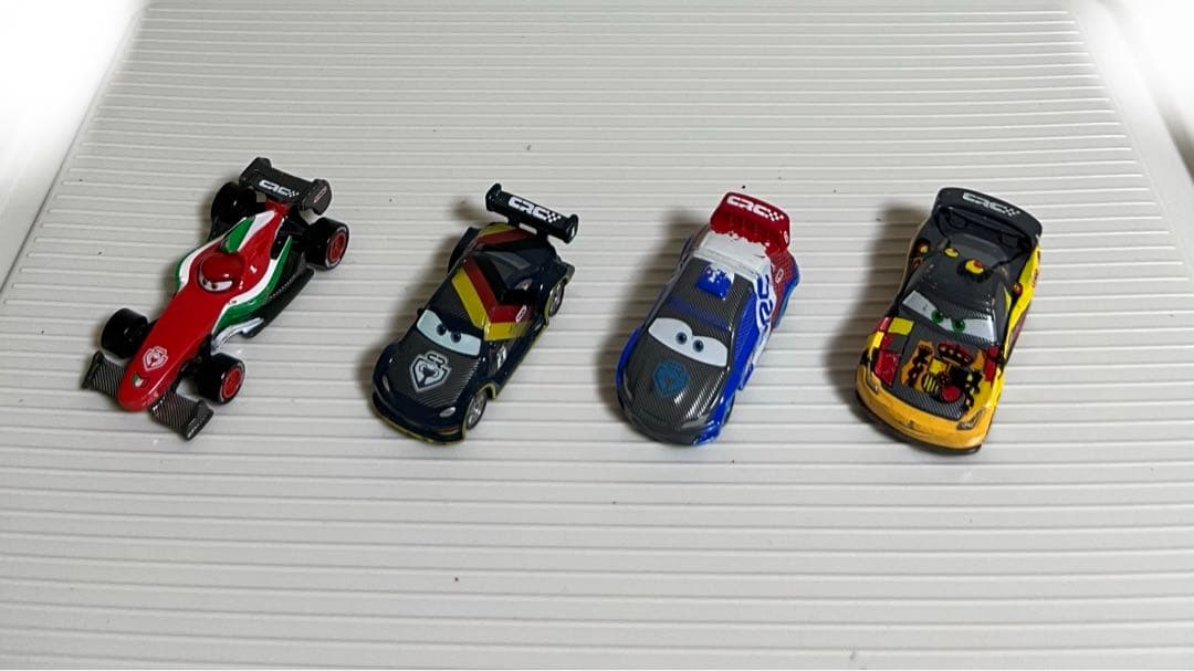 カーズ、ミニカー（トミカ、マテル）ラウール、ラウール（廃盤）