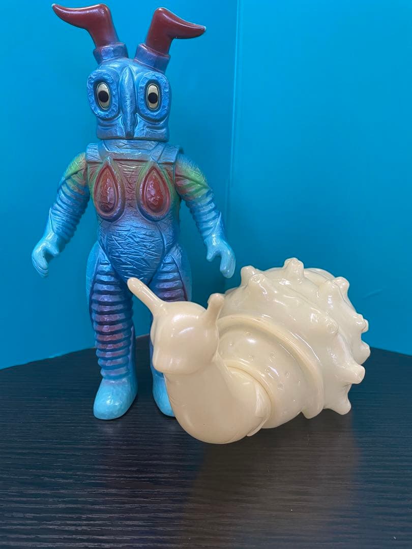 ゼットン　蓄光ゴーガ