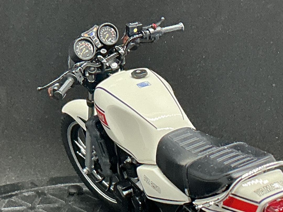 ⑦ ヤマハRZ250 1/12スケールプラモデル完成品