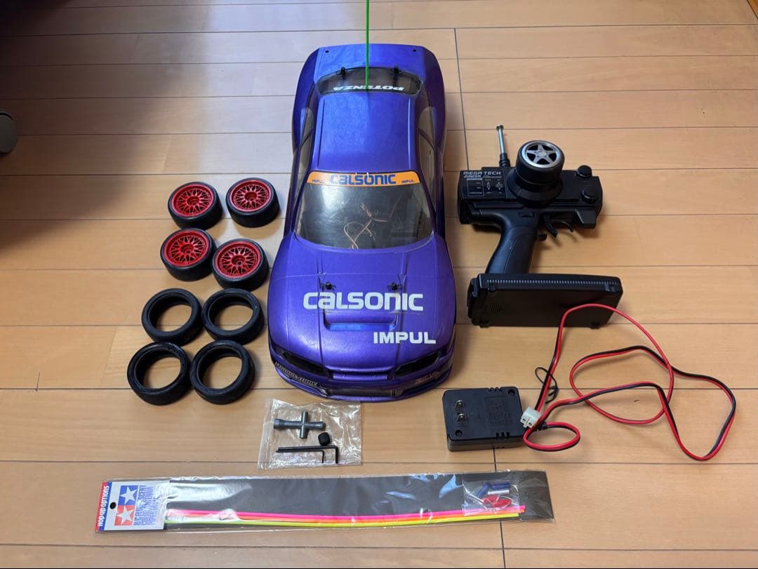 完成品ニッサンcalsonicスカイライン