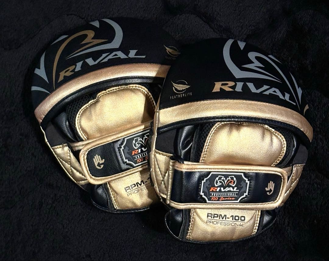Rival(ライバル) RPM100 パンチングミット ブラック×ゴールド