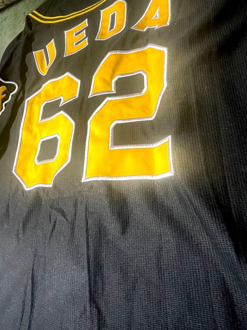 美品 阪神タイガース 植田海 ブラックユニフォーム サイズM