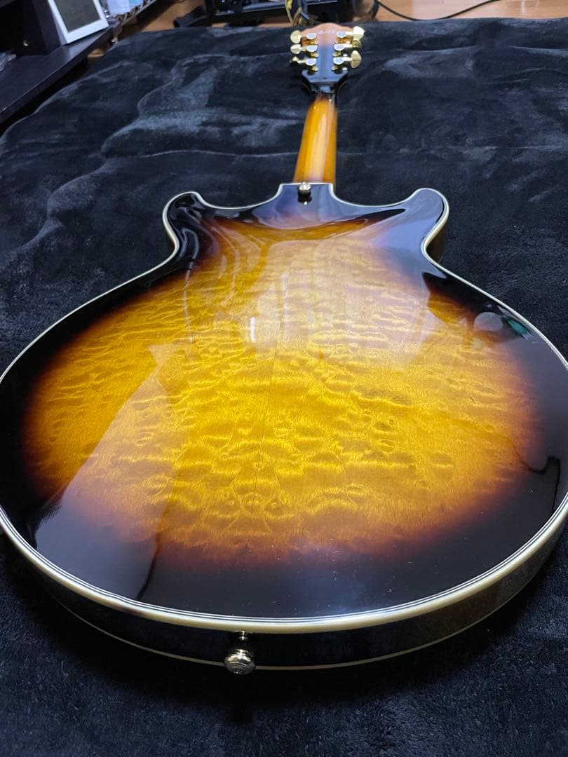 Ibanezセミアコ　AM93QM-AYS