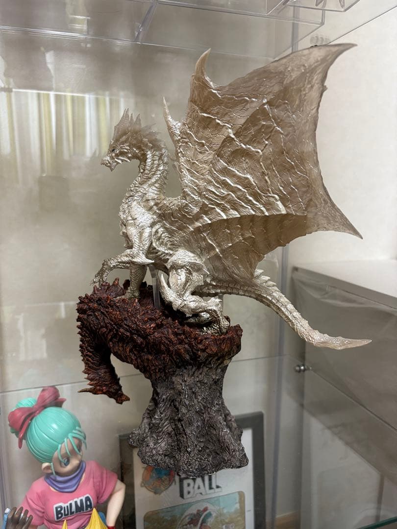 eカプコン限定　クシャルダオラ　脱皮　クリエイターズモデル　モンハンフィギュア