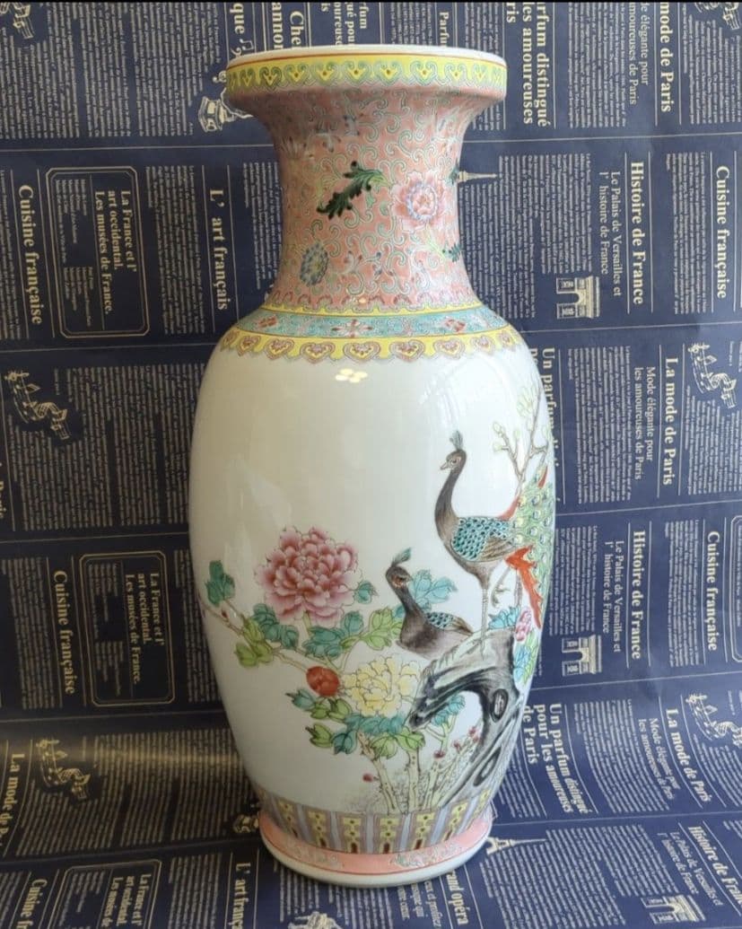 中国景徳鎮製　飾り壷　　　　漢詩孔雀牡丹瓶　花鳥図