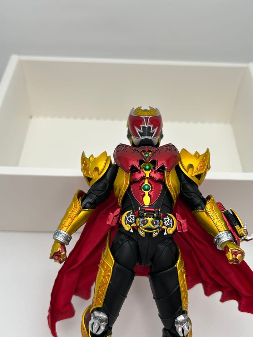S.H.Figuarts （真骨彫製法） 仮面ライダーキバ エンペラーフォーム