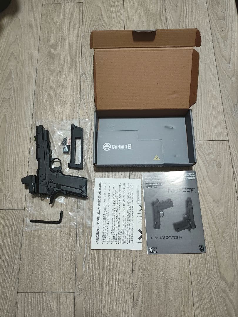 Carbon8 Black Kitty co2ガスガン ドットサイト付き