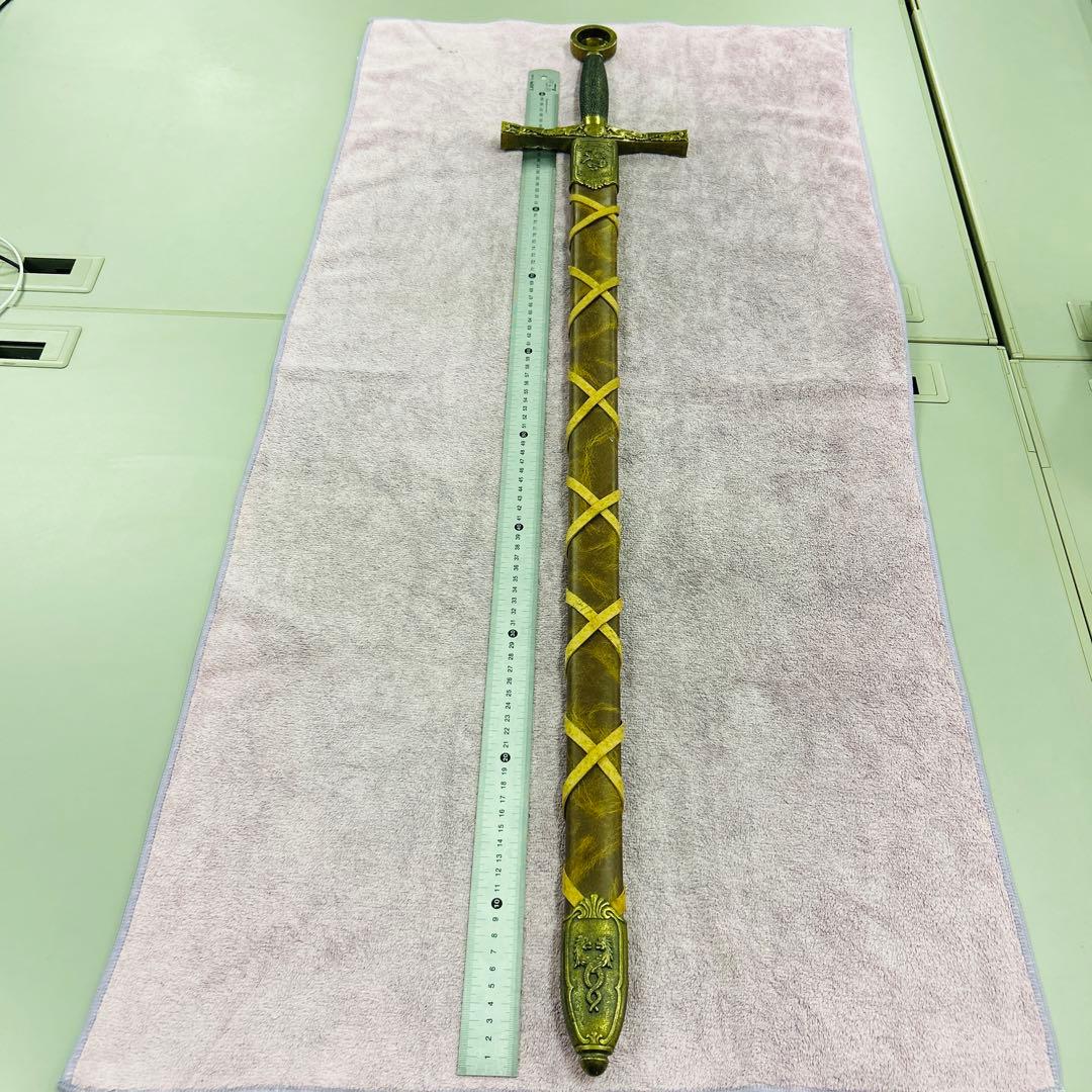 金属製の彫刻入り剣 約120cm