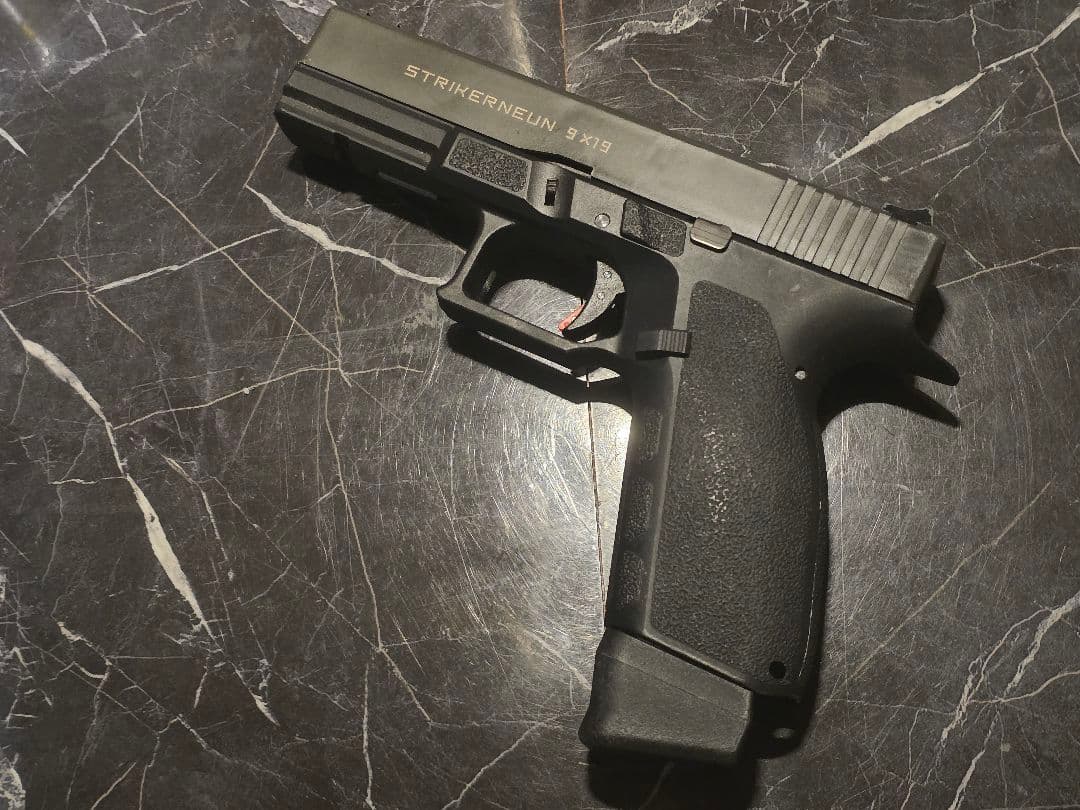 Carbon8製 STRIKERNEUN9 Co2 ガスガン ストライカー9
