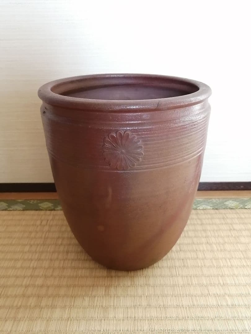 【備前焼】時代もの　菊紋　壺　火襷