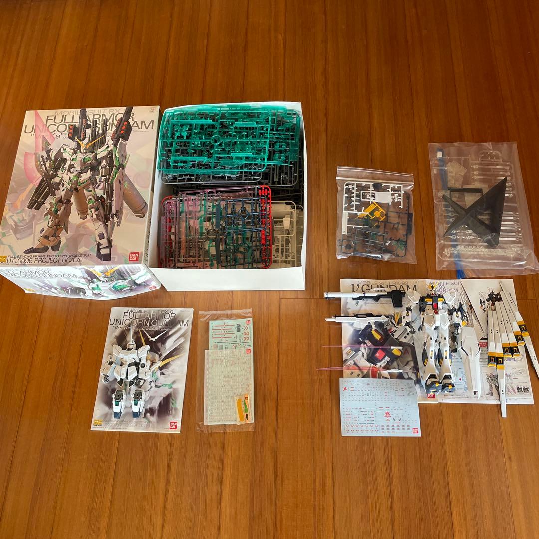 MG Ver.Ka νガンダム完成品＆フルアーマーユニコーン制作途中 デカール有