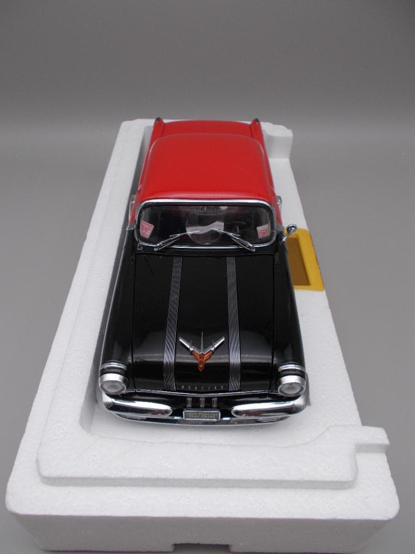 1955 Pontiac StarChief SunStar社製 1/18