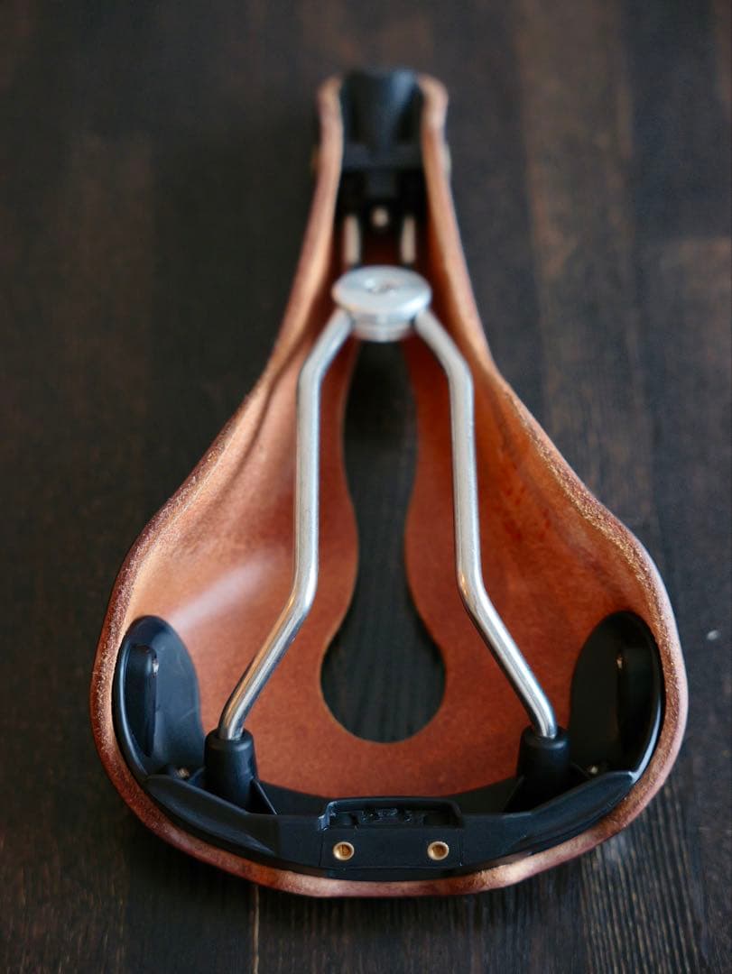 BERTHOUD aspin open leather saddle 工具付き