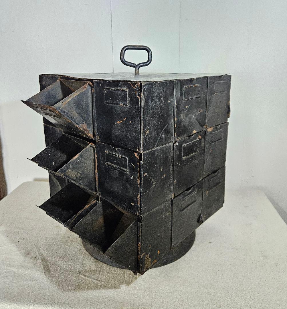 USヴィンテージ アイアンのロータリーボックス インダストリアル パーツケース