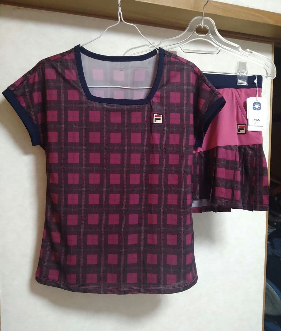 フィラ　テニスウェア上下セット　Ｓサイズ