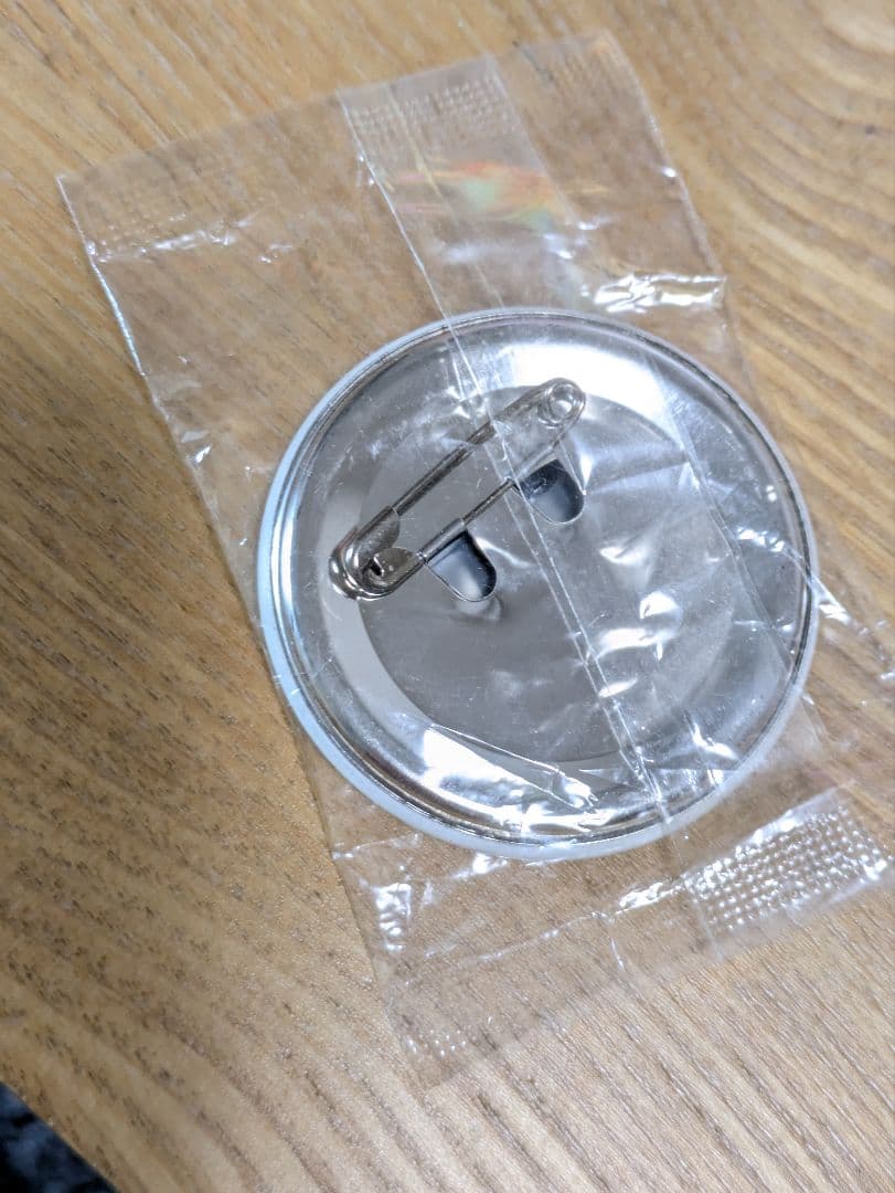 村上隆　キャラクター　缶バッジ キャナルシティ博多　非売品