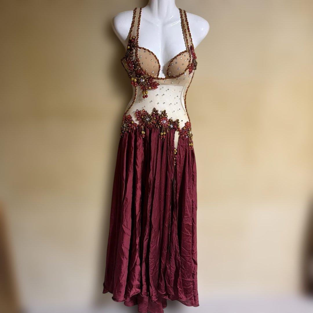 ベリーダンス セットアップ 赤とベージュ