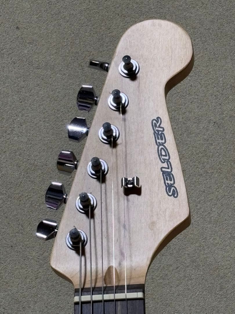 SELDERエレキギター ストラトキャスタータイプケース付き【中古品】