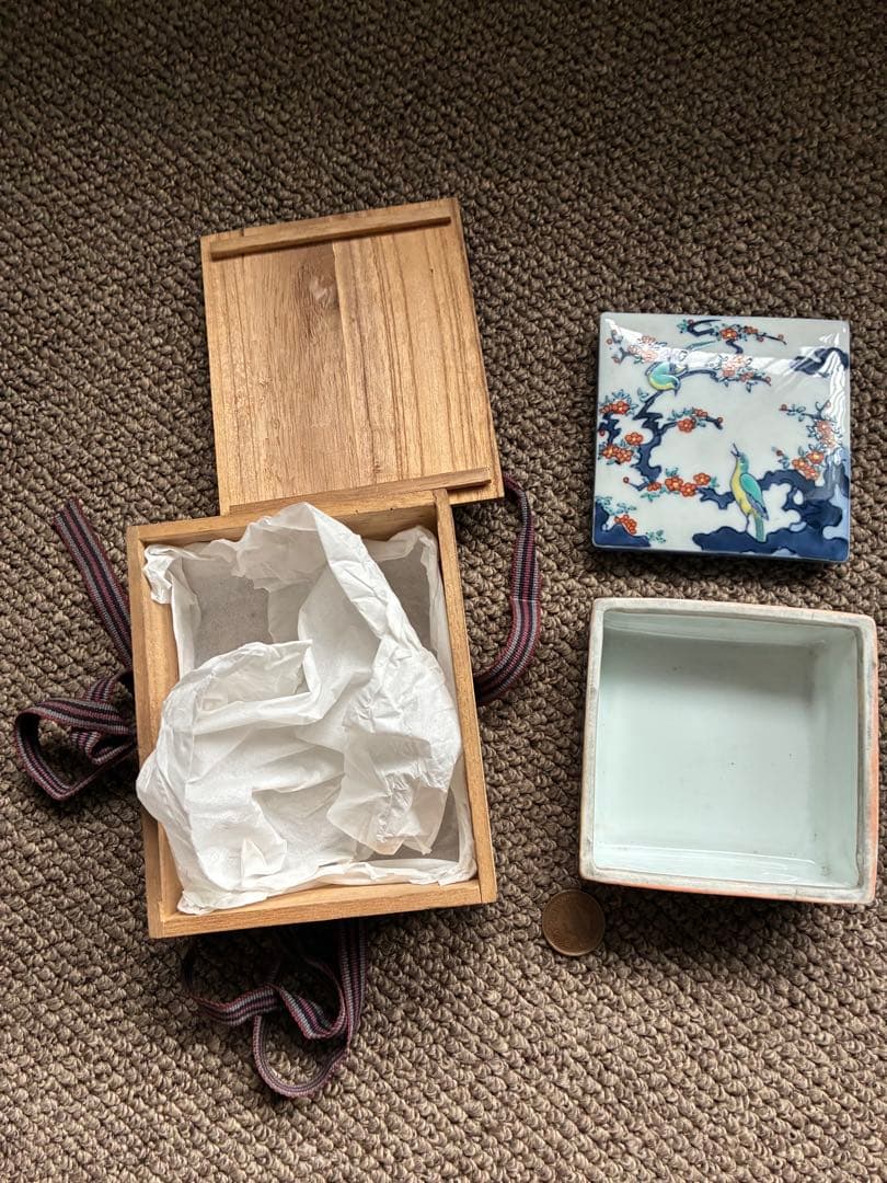 花鳥模様の陶器製小箱　食鉢　寿峰作　木箱付き　昭和