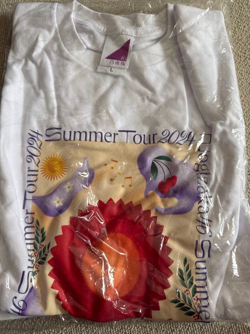 乃木坂46 小川彩　サイン入りTシャツ