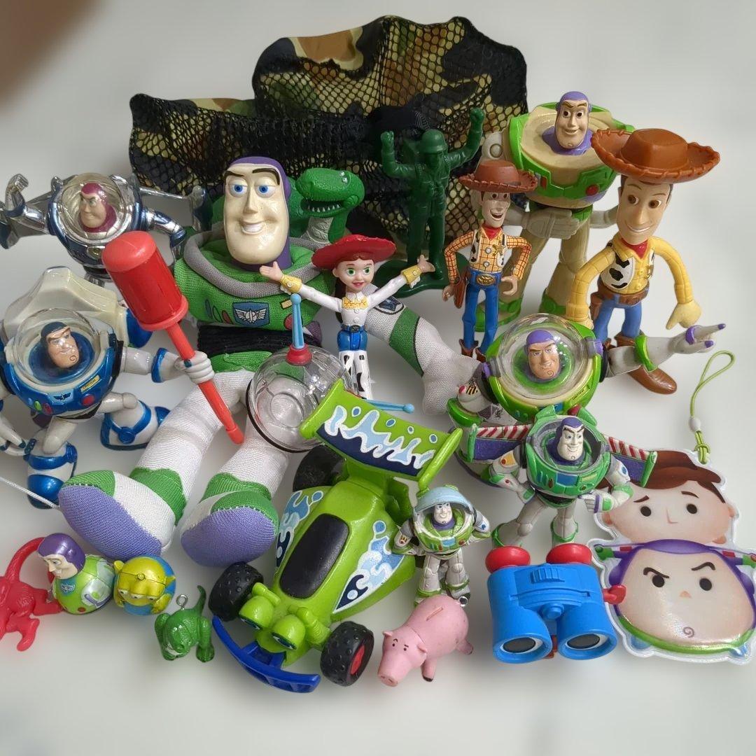 希少【中古】ディズニーピクサー　トイ・ストーリーフィギュア　バズ　ジェシー　ハム
