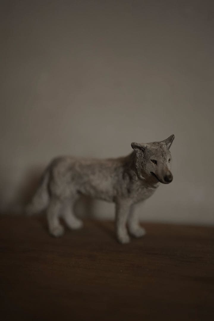 クロヌマタカトシ　陶土作品　オオカミ