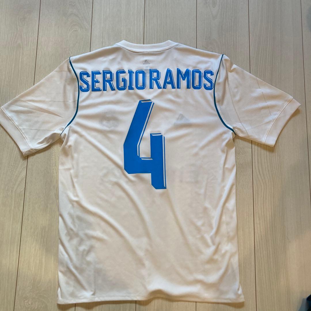 セルヒオラモスネーム入り　17/18 レアル・マドリードホームユニフォーム