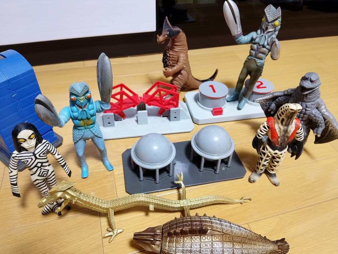 ウルトラマンフィギュアセット 72体