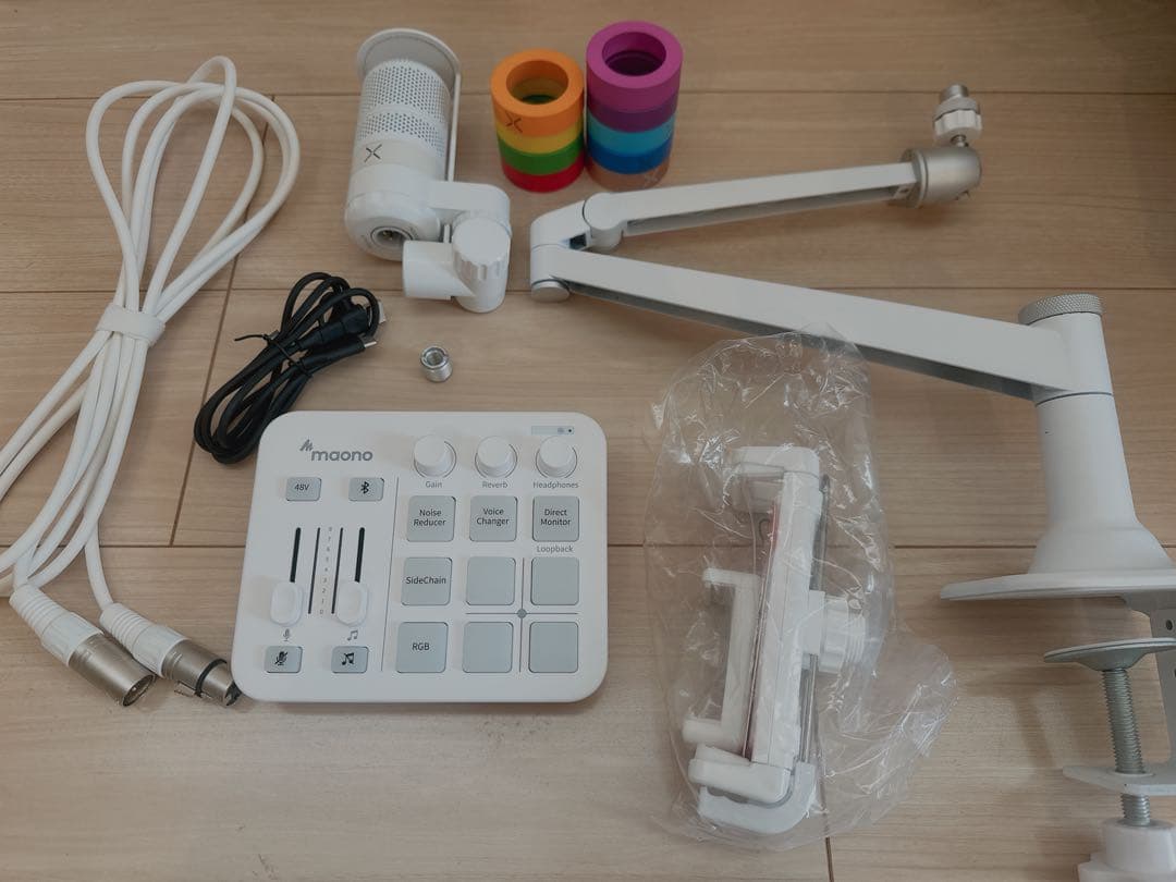 【まとめ売り】白マイク・オーディオミキサー・マイクアーム・ケーブルセット