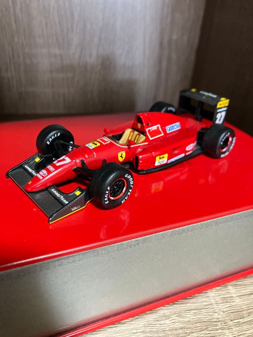 フェラーリ F92A J.アレジ 1/43 ミニカー