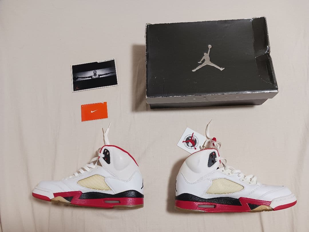 AIR JORDAN 5 RETRO 　エアジョーダン　スニーカー