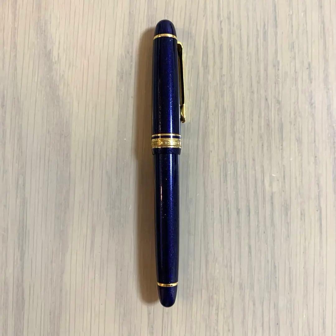 濃紺 万年筆 金色装飾