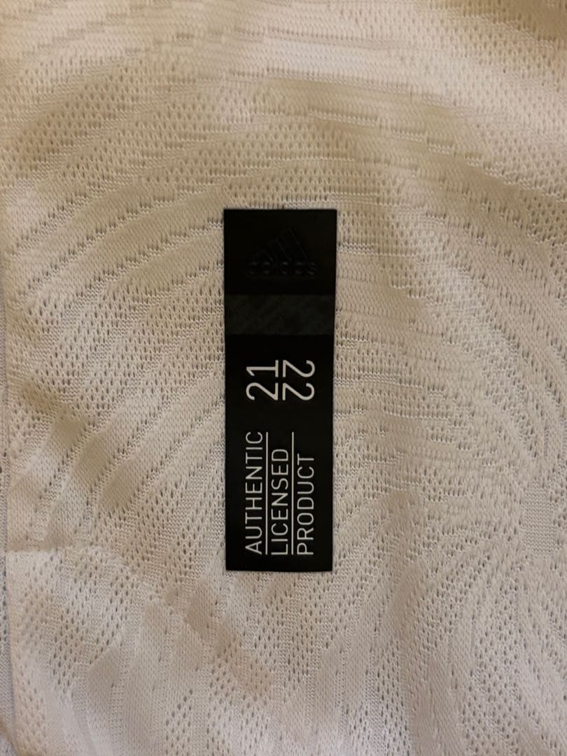 レアル・マドリード VALVERDE 15 ジャージ サイズ