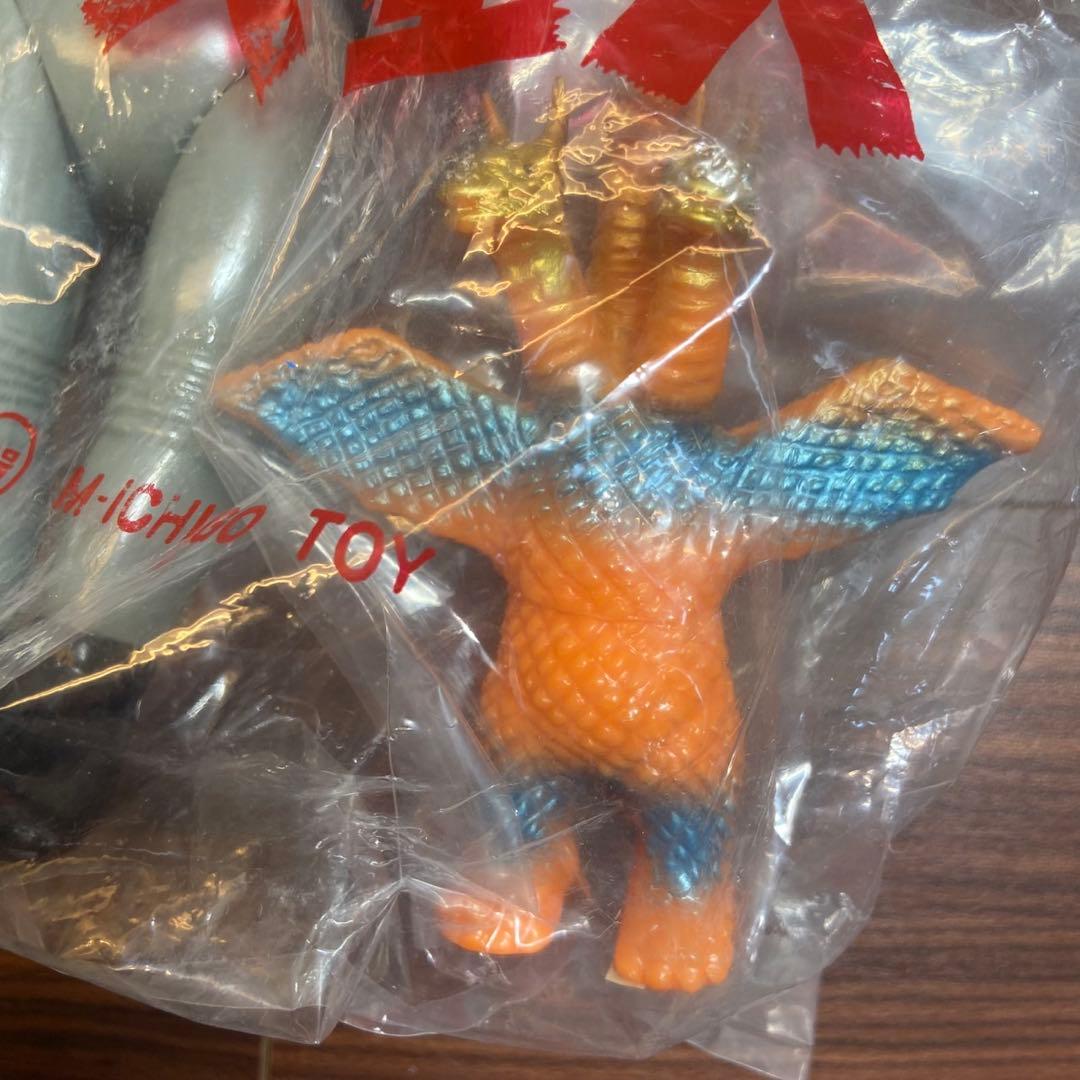 M1号 X星人 ミニキングギドラ付き 5782