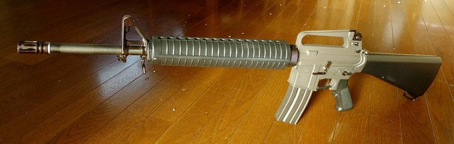 東京マルイ コルト M16A2 バッテリー＆充電器付き