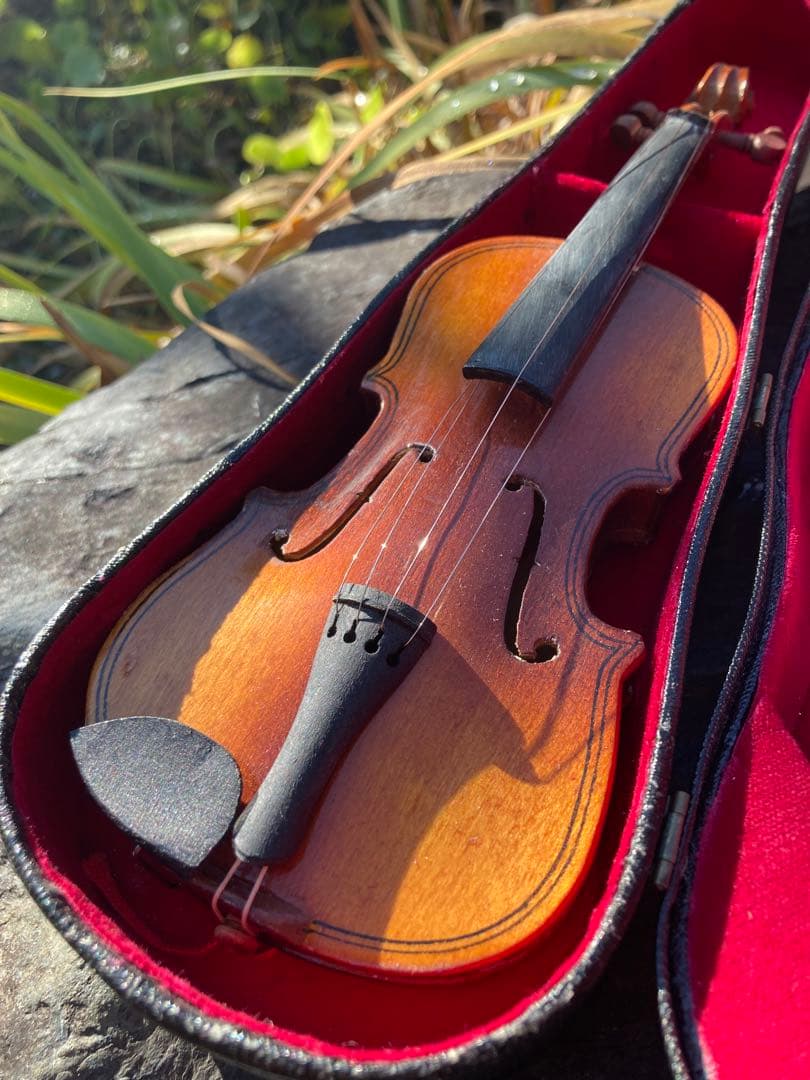 レア　ボストン美術館　木製バイオリンのオブジェ　弓付き