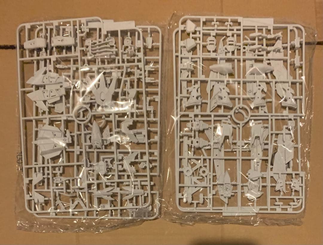 1/100 ガンダムアストレイゴールドフレーム天ハナ 海外製プラモデル