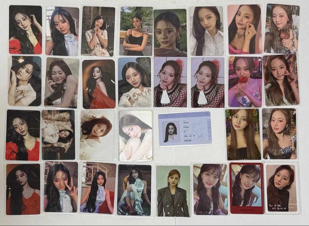 ツウィトレカ＆アルバムグッズセット　9ページ