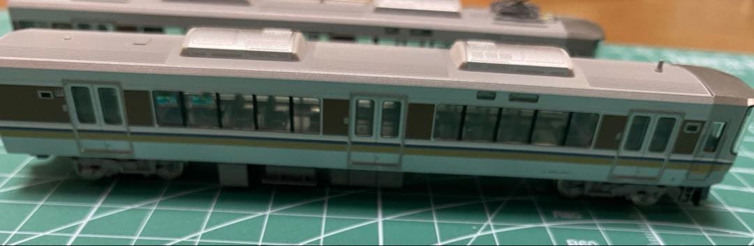 223系5500番台タイプ　Nゲージ加工品　TOMIXベース　動力付、室内灯入