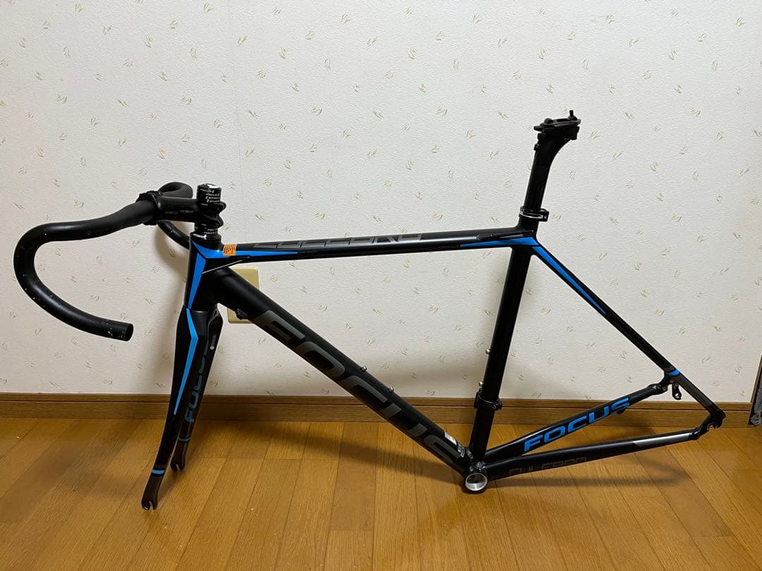 FOCUS ロードバイクフレーム 軽量アルミ