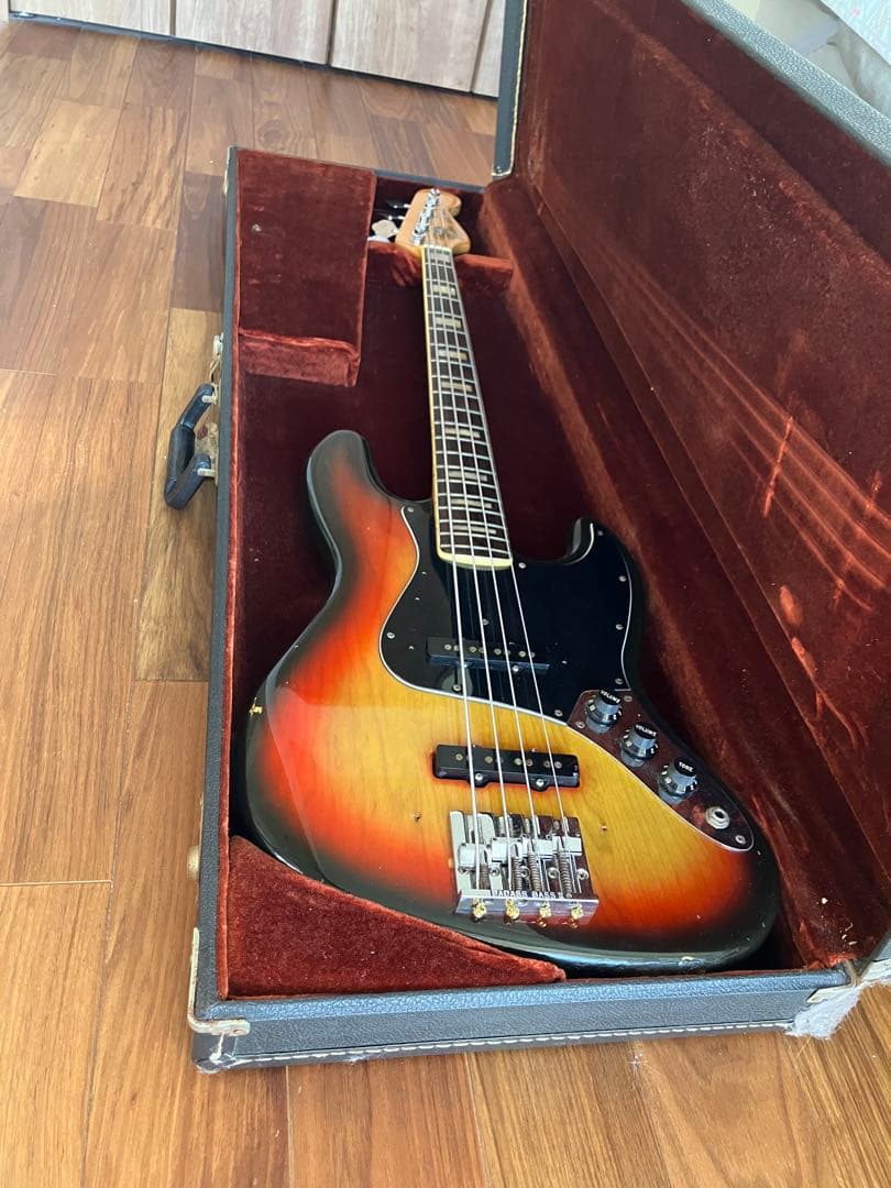 1979年製、Fender Jazz Bass -3 Tone Sunburst