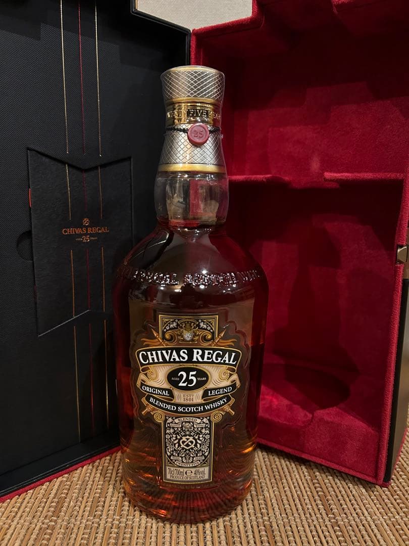 CHIVAS REGAL 25年 ウイスキー ギフトボックス付き
