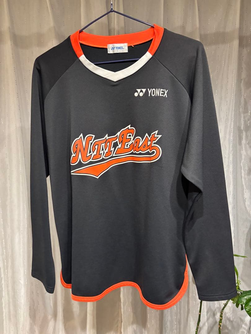 バドミントン　NTT東日本　長袖シャツ