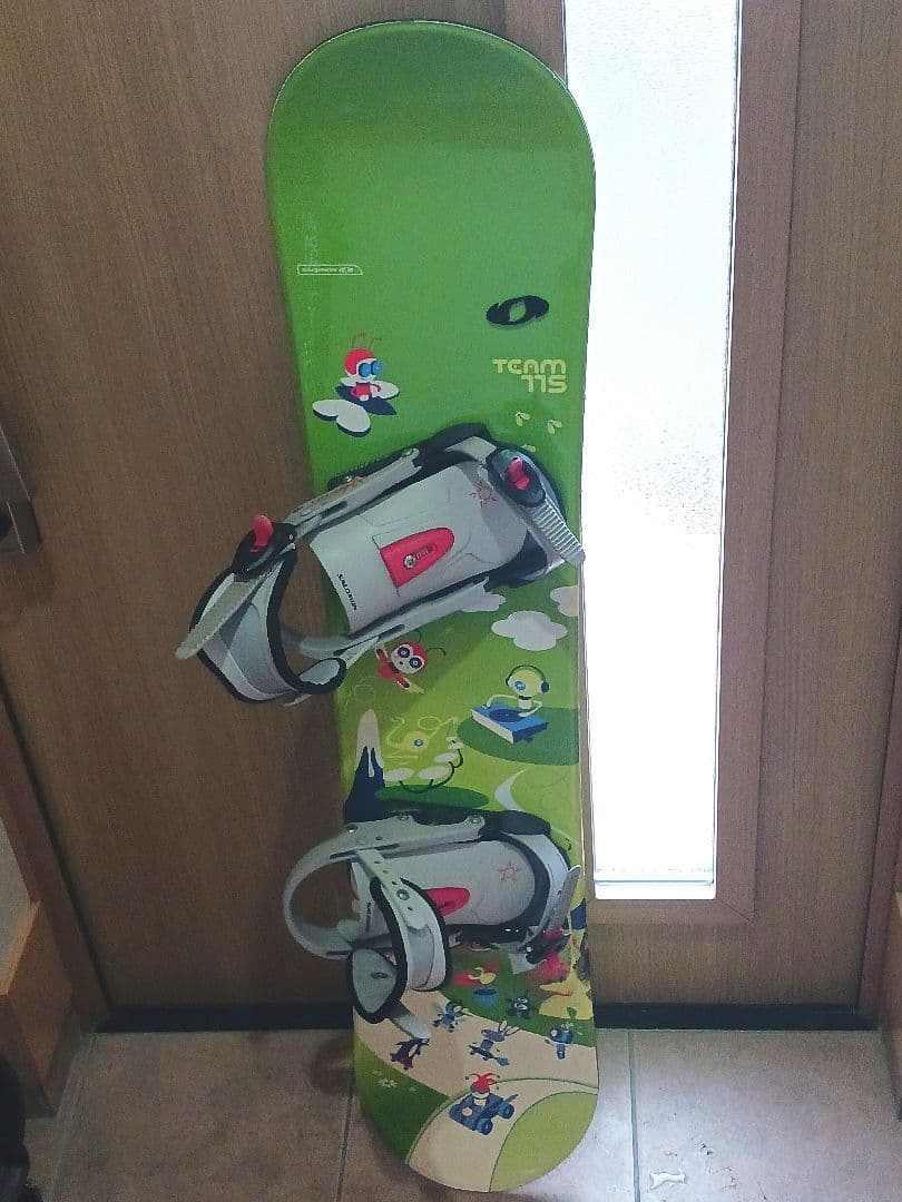 SALOMONサロモンのキッズスノーボードビンディング付きセット 中古品